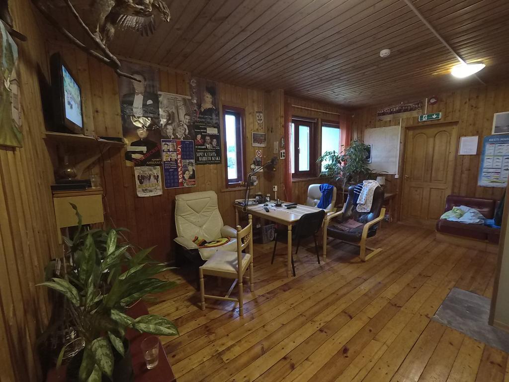 Hostel Laguun 칼라스테 외부 사진
